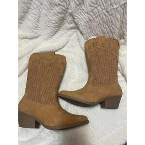 Size 10 - Sugar brand Tammy boot - tan - NWT - RETAILS $75.00